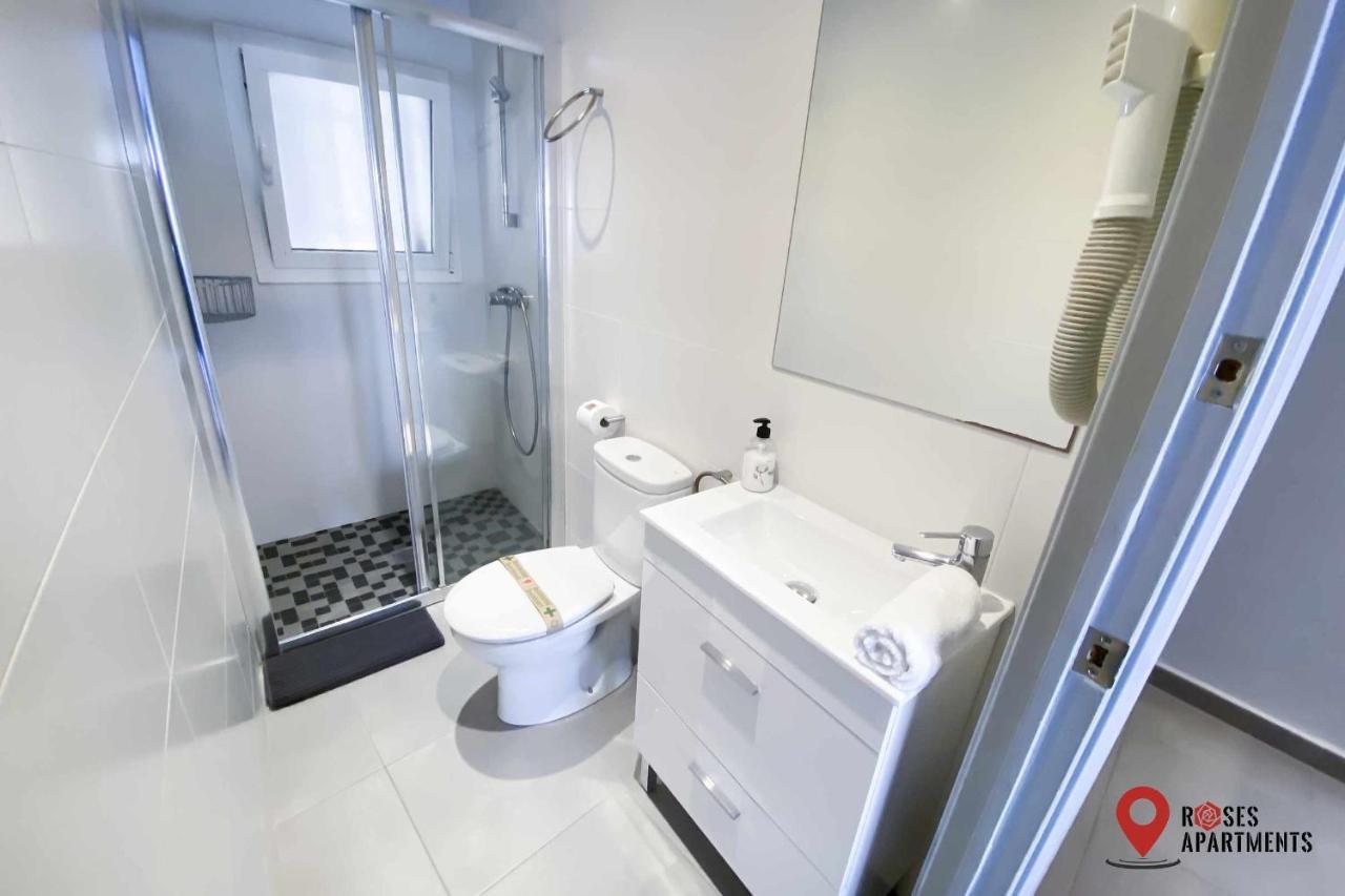 Roses Apartments Ocean 2 Habitaciones Vista Mar Lateral エクステリア 写真