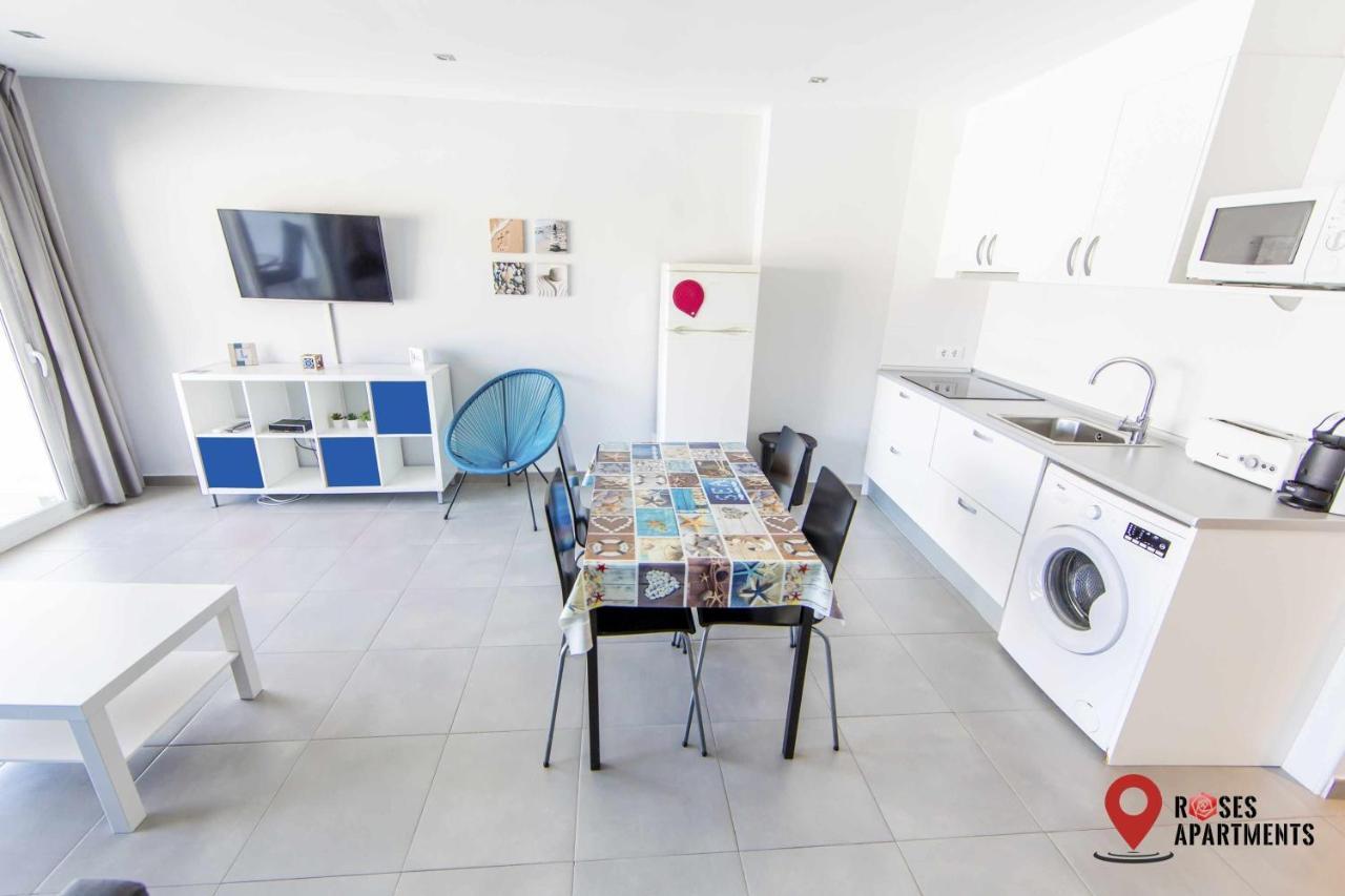 Roses Apartments Ocean 2 Habitaciones Vista Mar Lateral エクステリア 写真