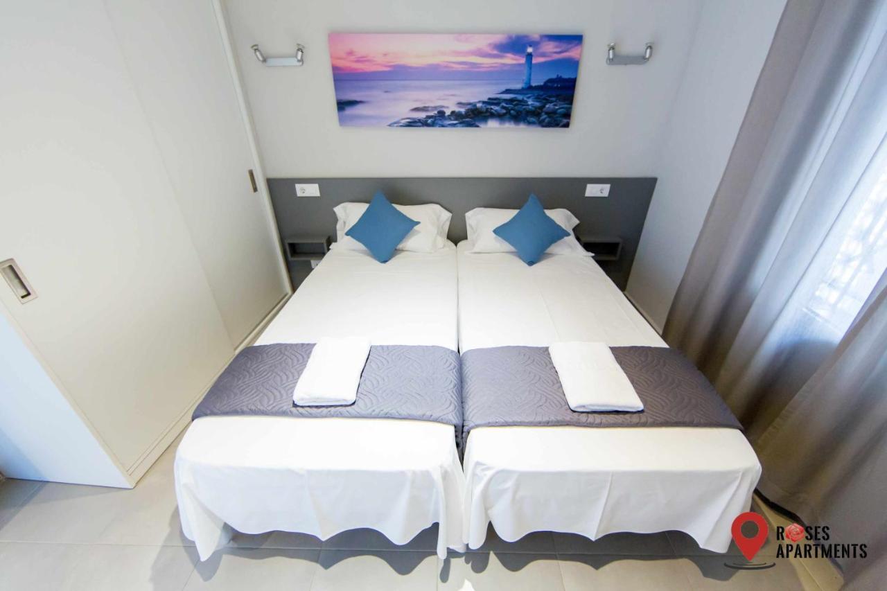 Roses Apartments Ocean 2 Habitaciones Vista Mar Lateral エクステリア 写真