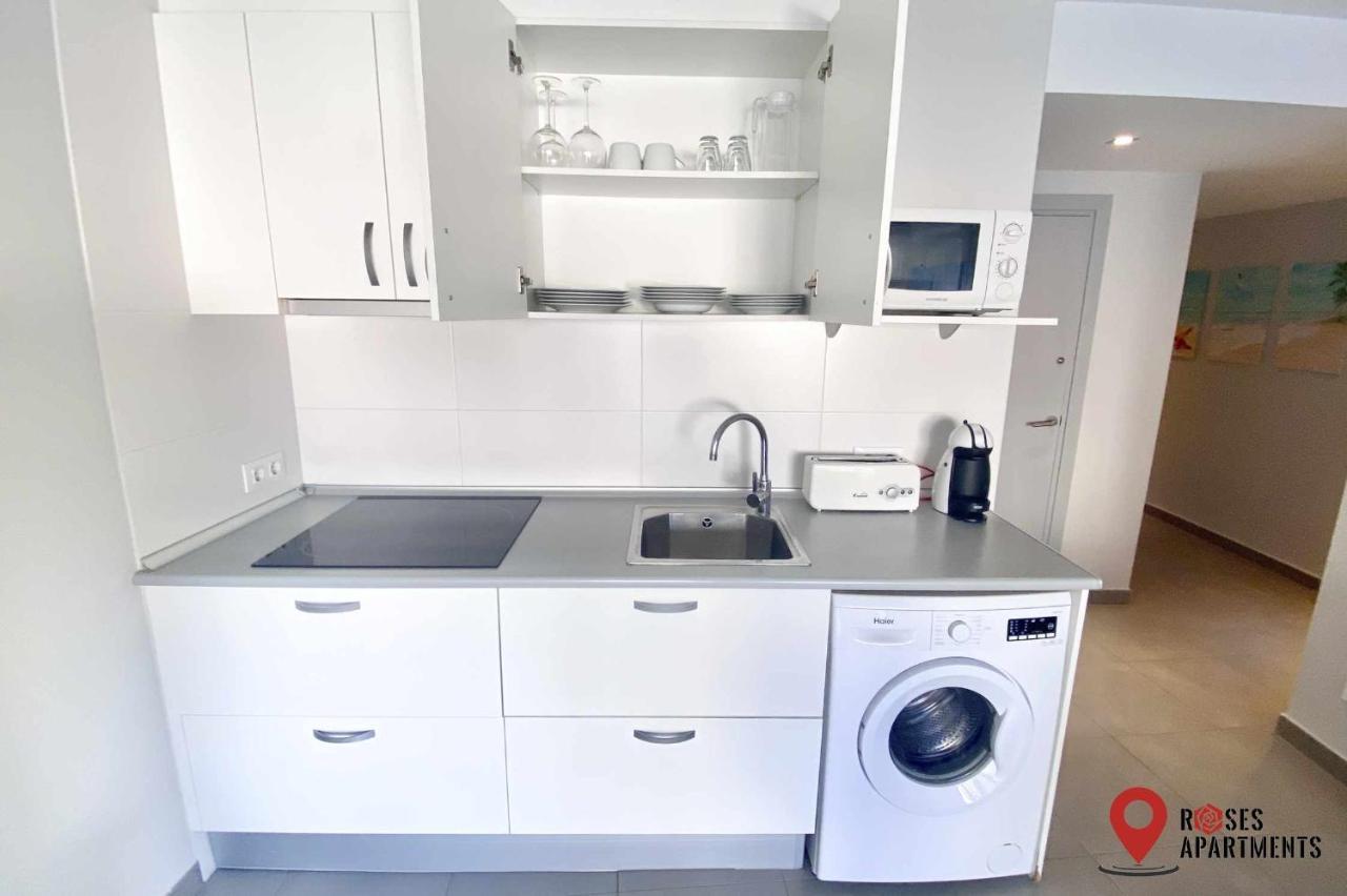 Roses Apartments Ocean 2 Habitaciones Vista Mar Lateral エクステリア 写真